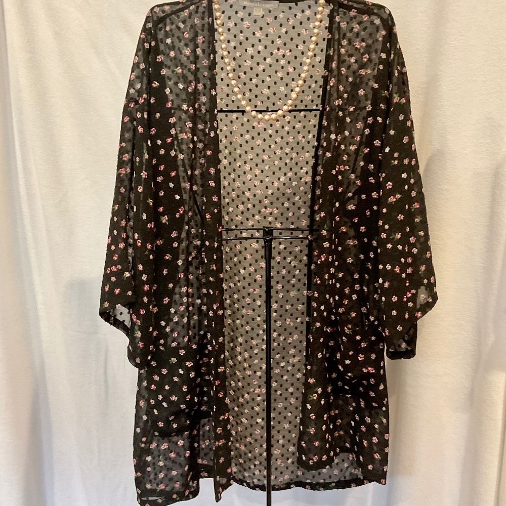 SHEER BLACK DUSTER JACKET COAT SPRINKLES OF FLOWERS W/ POCKETS ONE SZ L/XL NWOT